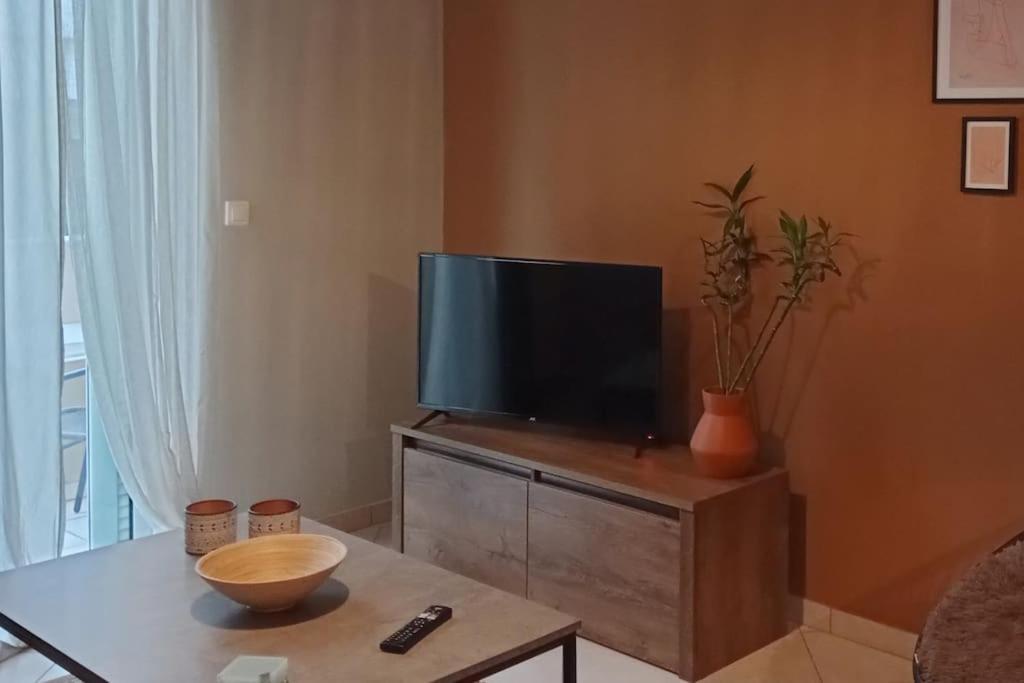 Central Artistic 2-Bedroom Apartment 79Sqm Tripoli Exterior foto